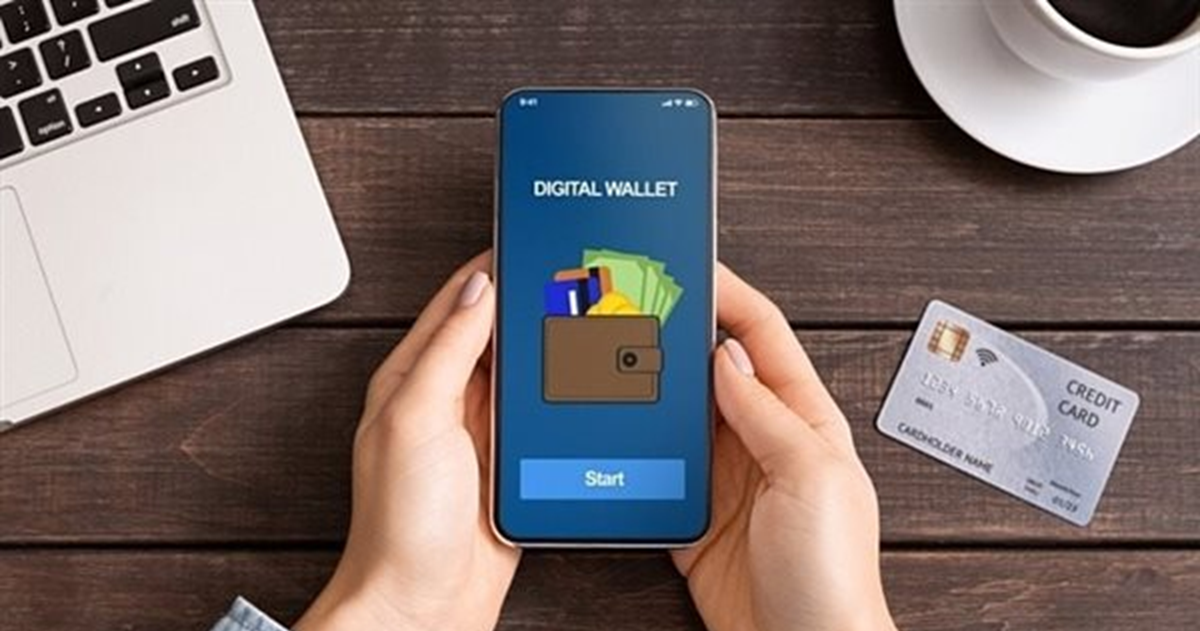 المحفظة الإلكترونية في ظل أزمة الرواتب : بين الضرورة والضوابط